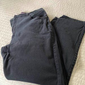 Gloria Vanderbilt  Black Size 14